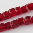 Kép 2/2 - Üveggyöngy - 6x6mm - kocka alakban - áttetsző piros