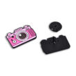 Kép 2/3 - Kitűző - fényképezőgép - pink - fekete pillangó kapoccsal - Nikkelmentes!