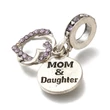 Kép 2/3 - Medál - szív és Mom és Daughter felirattal, nagy lyukú Charms, antik ezüst és platina, 25mm