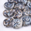 Kép 1/2 - Porcelán gyöngy – kézzel készített - díszes antik - tengeri csiga – barnás - sötétkék színben