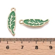 Kép 3/3 - Medál - levél - zöld és világos arany 21,5x6x1,5mm