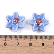 Kép 4/4 - Kézzel készített porcelán gyöngy, virág alakú, gyöngyházfényű, kék