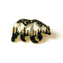 Kitűző - medve hegy mintával - zománcozott és arany pillangó kapoccsal