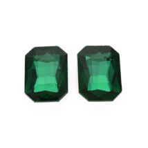 Üveg kaboson - négyzet alakú - emerald színben - csiszolt- 24.5~25x17.5~18x7.5~8mm