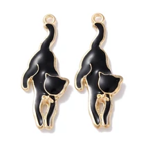 Medál - macska, zománc fekete- arany Charm, 28x11x2.5mm