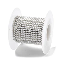 Lánc, strasszos - fehér alabástrom színben, 2x2~2.5x2mm (50cm)