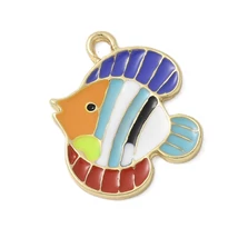 Medál - hal, színes - arany charm, 21.5x17x1.5mm, zománc