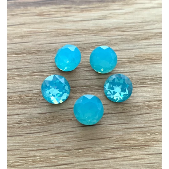 Kristály - 10mm - kerek - kaboson - aqua opal 