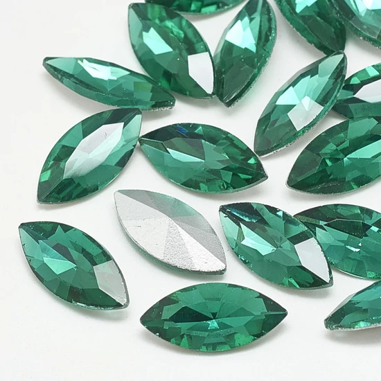 Kristály - 15x7mm - szem - kaboson - Emerald