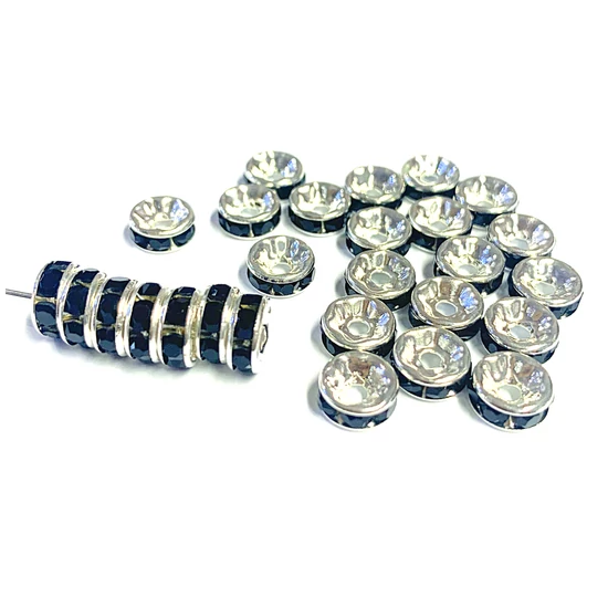 Köztes – rondella – 8mm – fekete strasszal – ezüst színben