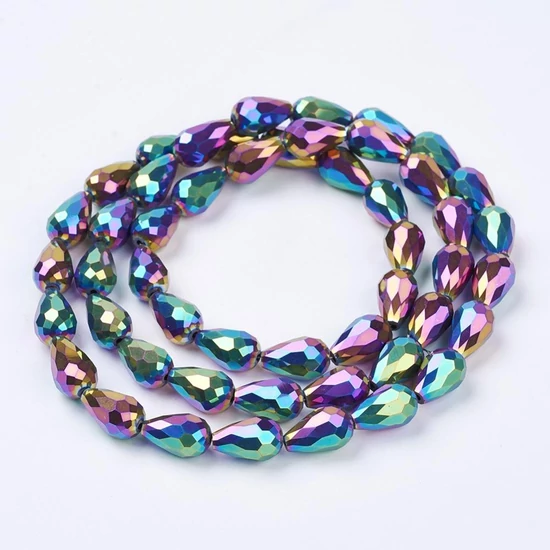 Üveggyöngy, csiszolt, csepp alakú, többszínű- irizáló, 15x10 mm