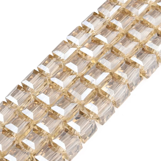  Üveggyöngy - 6x6mm - kocka alakban - csiszolt, áttetsző topáz színben