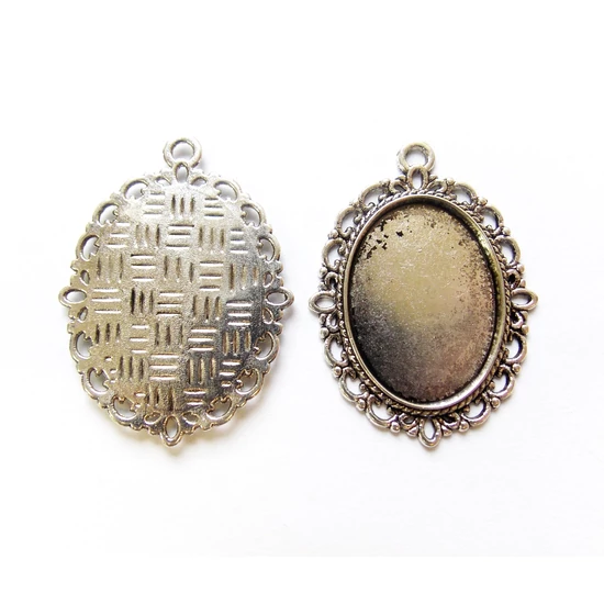 Antik ezüst színű - 39x29x2mm - ovális medál alap - Nikkelmentes! 