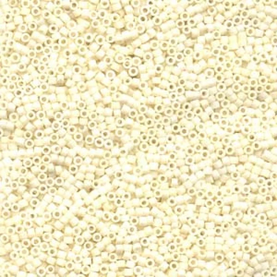 Miyuki delica - 11/0 - MATTE CREAM - 352