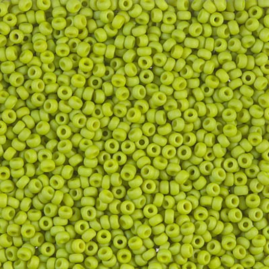 Miyuki kásagyöngy, 11/0 - matted opaque lime ,2316