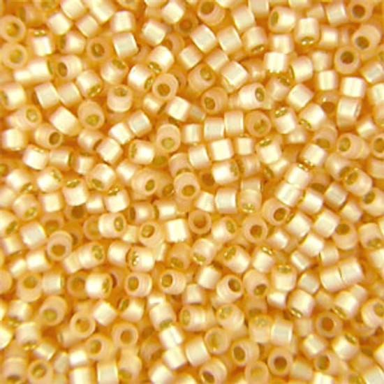 Miyuki delica - 11/0 - SILVER LINED BEIGE ALABASTER DYED - 0621