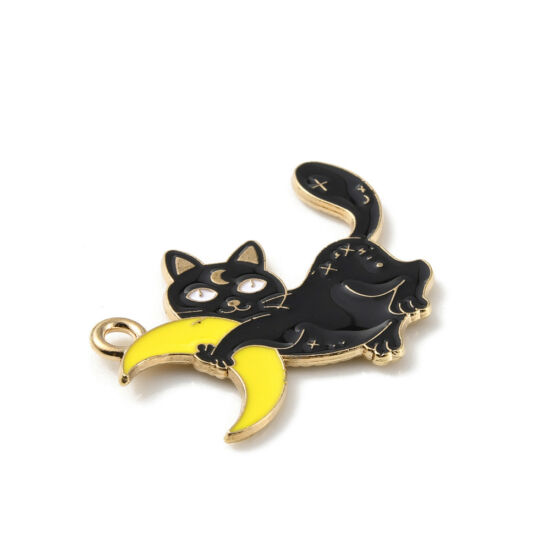 Medál - fekete macska - sárga holddal - halvány arany színben