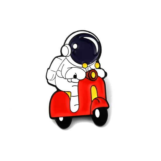 Kitűző - Űrhajós motoron 