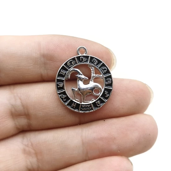 Medál - horoszkóp - bak - 24x21mm - platina ezüst színben