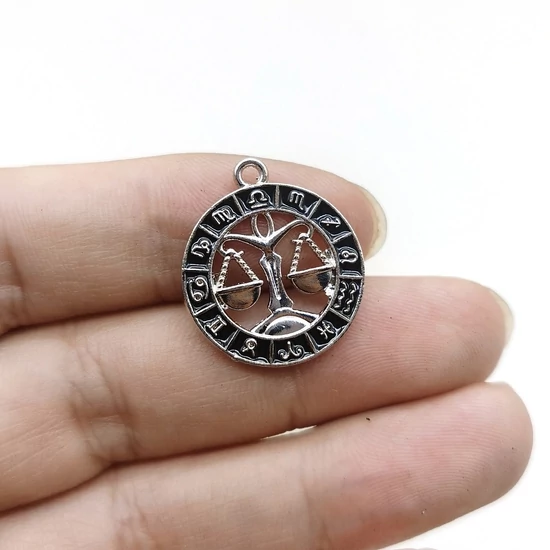 Medál - horoszkóp - mérleg - 24x21mm - platina ezüst színben