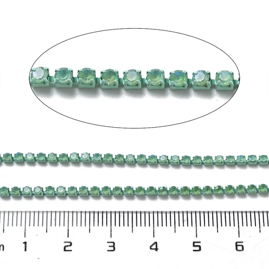  Lánc, strasszos - világos azúrkék színben, 2x2~2.5x2mm (50cm)