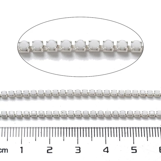Lánc, strasszos - fehér alabástrom színben, 2x2~2.5x2mm (50cm)